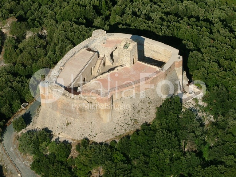 Toskana-Pomarance-Rocca  Sillana